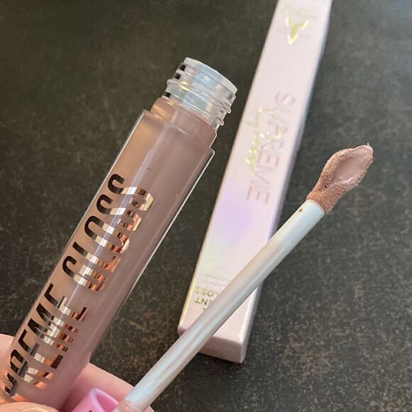 Jeffree Star Supreme Gloss Mannequin, Queen Supreme, Pink Vault & Blow My Candle - Picture 5 of 7